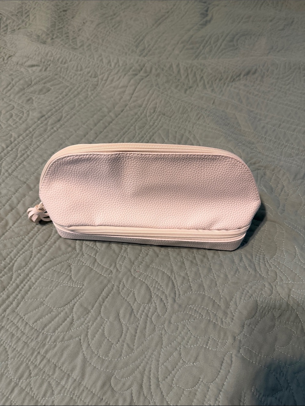 Women’s White Pebbled Leather Travel Cosmetic/Jewelry Pouch